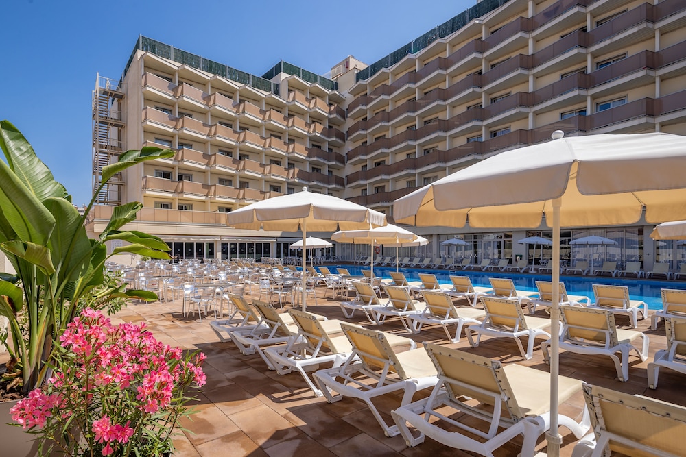 htop Amatista — Swimming pool in Lloret de Mar, Catalonia