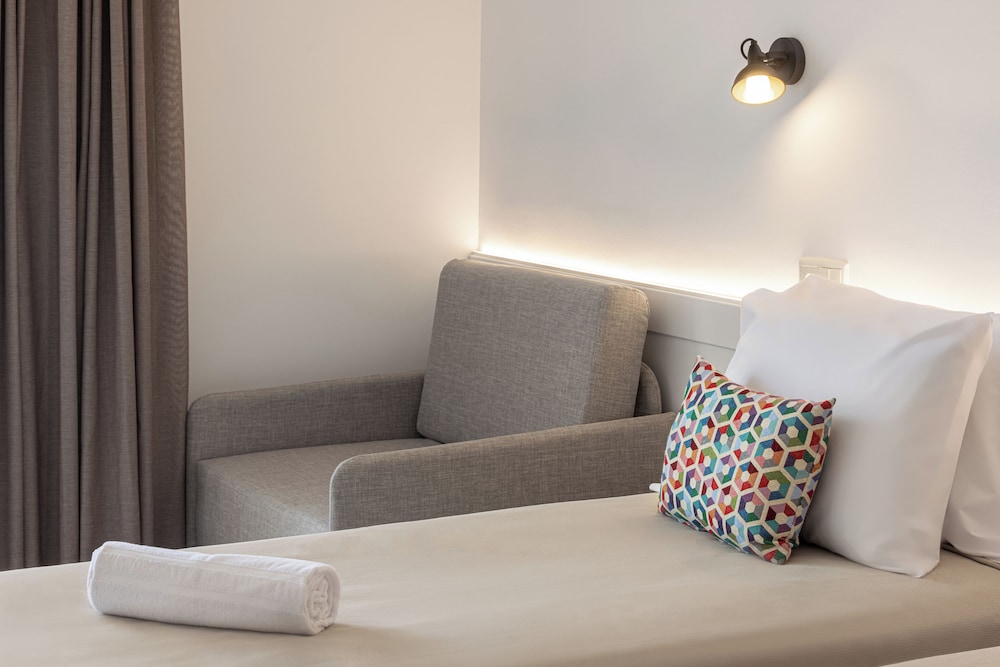 htop Amatista — Hotel rooms in Lloret de Mar, Catalonia
