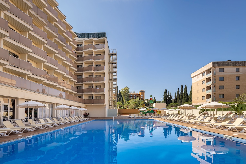 htop Amatista — Swimming pool in Lloret de Mar, Catalonia