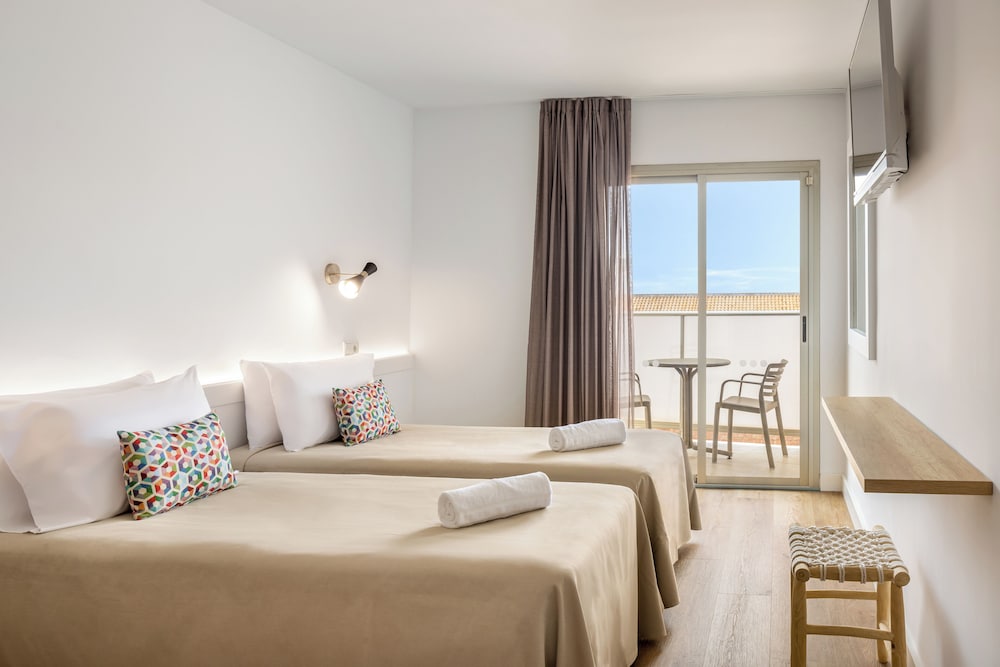 htop Amatista — Hotel rooms in Lloret de Mar, Catalonia