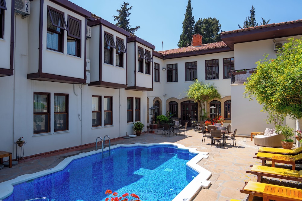 Aspen Hotel - Special Class — Swimming pool in Antalya