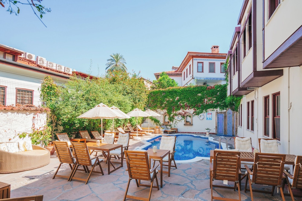 Aspen Hotel - Special Class — Swimming pool in Antalya