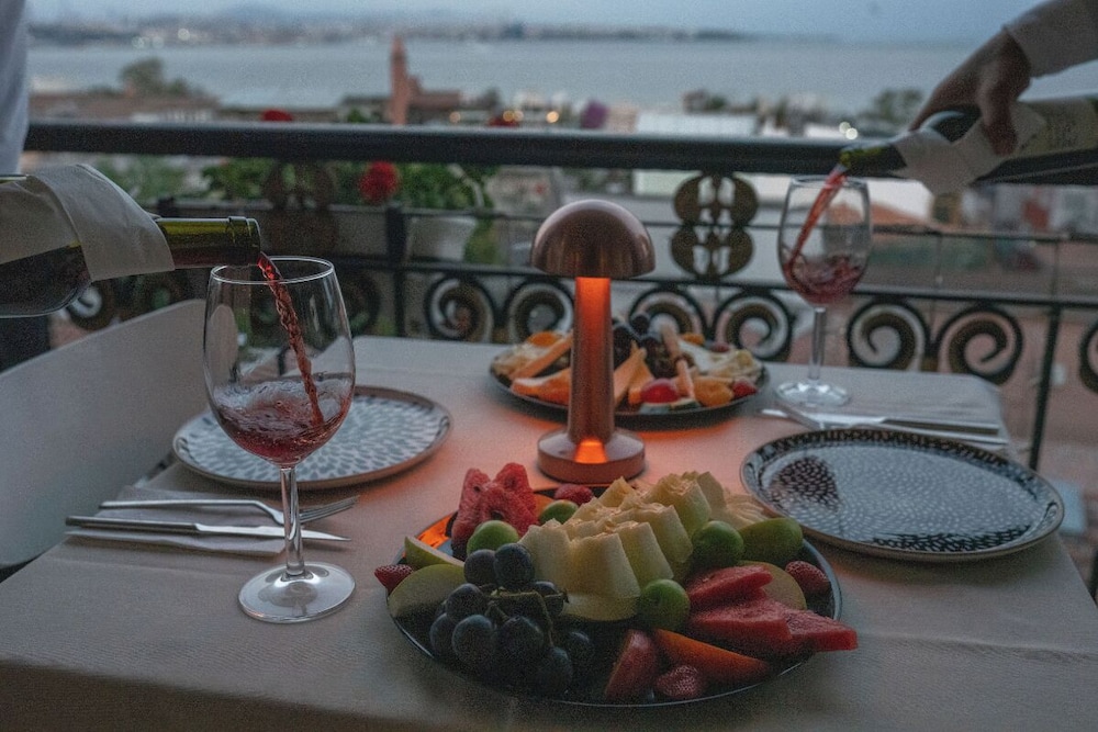 Avicenna Hotel - Special Class — Restaurant & bars in Istanbul, Istanbul