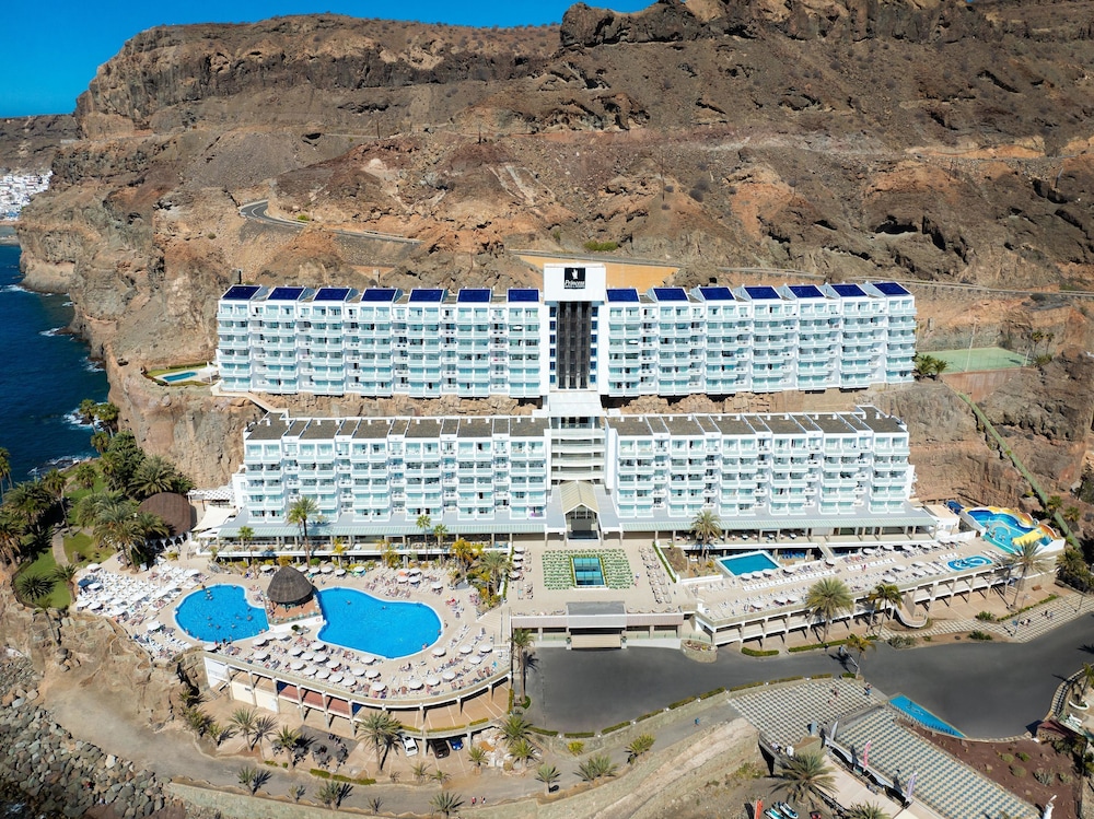 Hotel Princess Taurito - All Inclusive — Hotel building in Taurito, Canary Islands