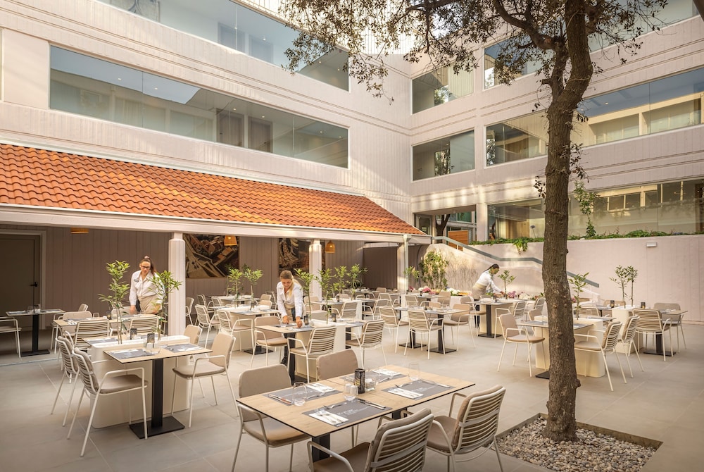 Valamar Tirena Hotel — Restaurant & bars in Dubrovnik, Dubrovnik-Neretva