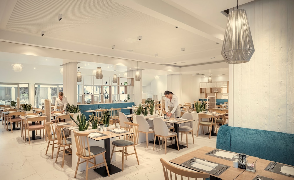 Valamar Tirena Hotel — Restaurant & bars in Dubrovnik, Dubrovnik-Neretva