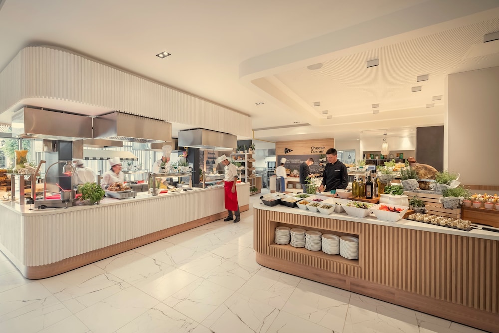 Valamar Tirena Hotel — Restaurant & bars in Dubrovnik, Dubrovnik-Neretva