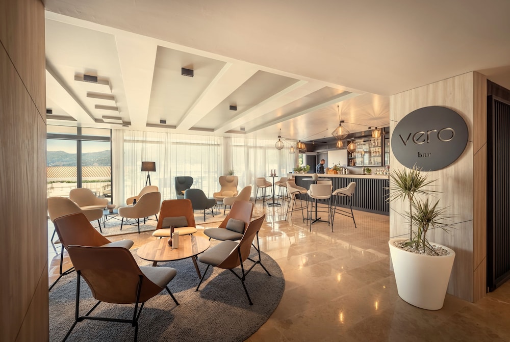Valamar Tirena Hotel — Restaurant & bars in Dubrovnik, Dubrovnik-Neretva
