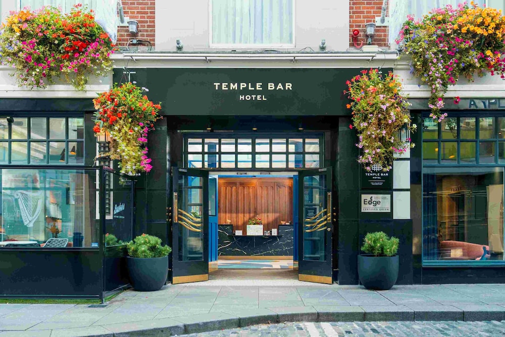 Temple Bar Hotel Dublin by The Unlimited Collection — Hotel building in Dublin, Dublin City