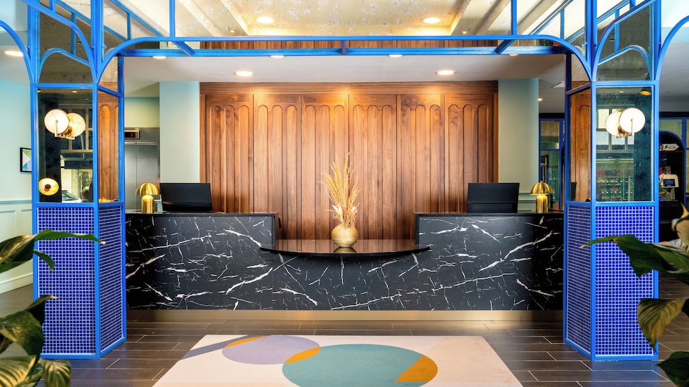 Temple Bar Hotel Dublin by The Unlimited Collection — Hotel building in Dublin, Dublin City