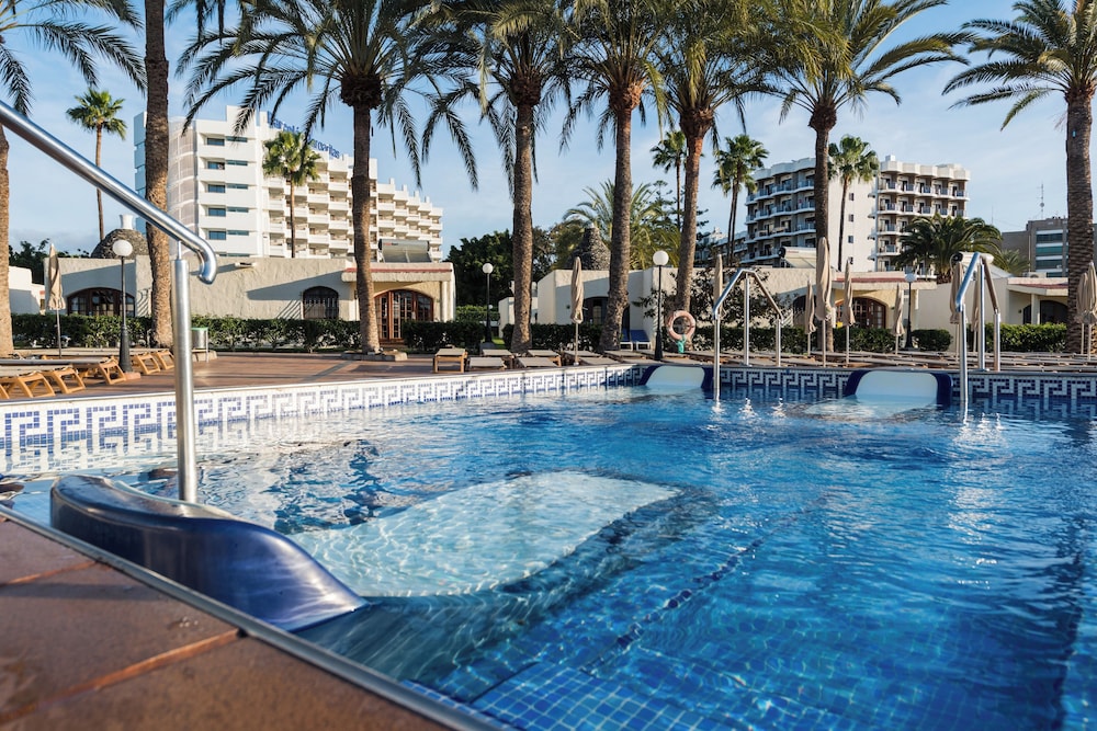 HD Parque Cristóbal Gran Canaria — Swimming pool in Playa del Ingles, Canary Islands