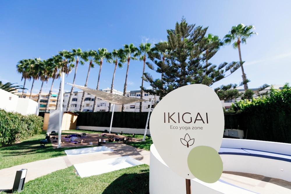 HD Parque Cristóbal Gran Canaria — Hotel building in Playa del Ingles, Canary Islands