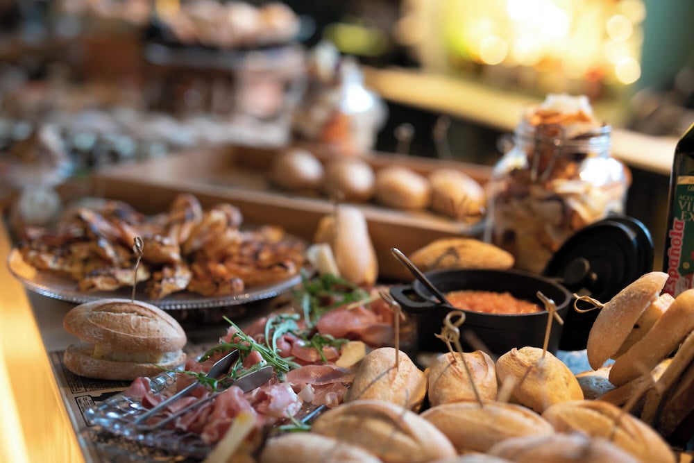 HD Parque Cristóbal Gran Canaria — Restaurant & bars in Playa del Ingles, Canary Islands