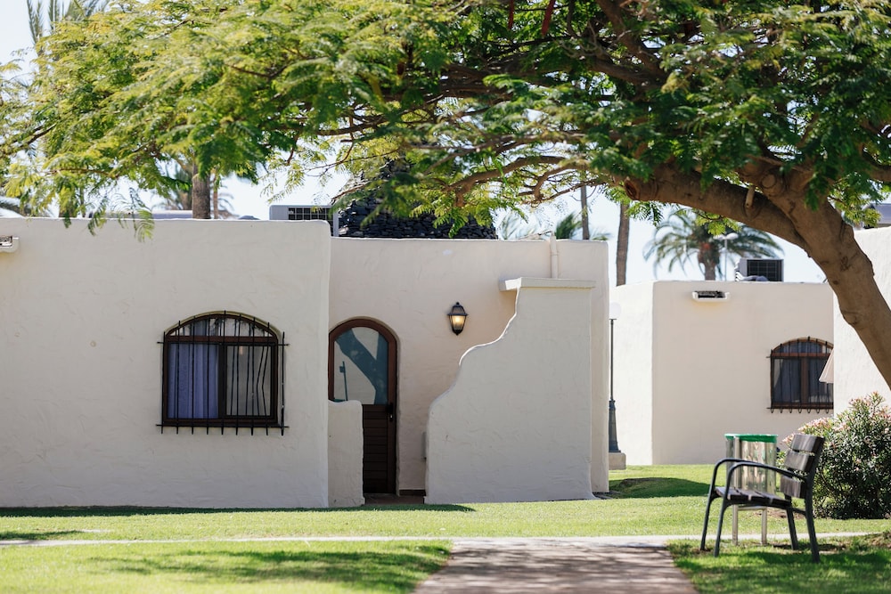 HD Parque Cristóbal Gran Canaria — Hotel building in Playa del Ingles, Canary Islands