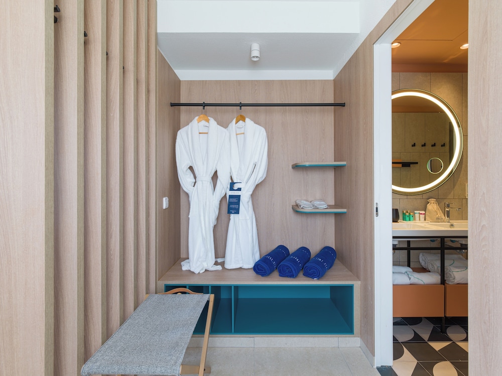 HD Parque Cristóbal Gran Canaria — Hotel rooms in Playa del Ingles, Canary Islands