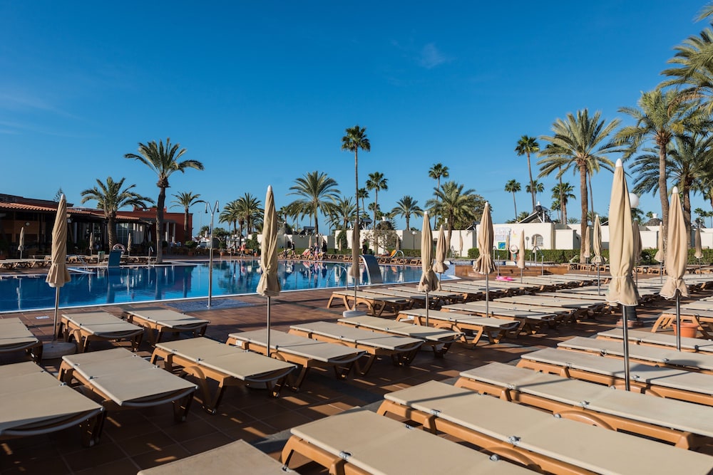 HD Parque Cristóbal Gran Canaria — Swimming pool in Playa del Ingles, Canary Islands