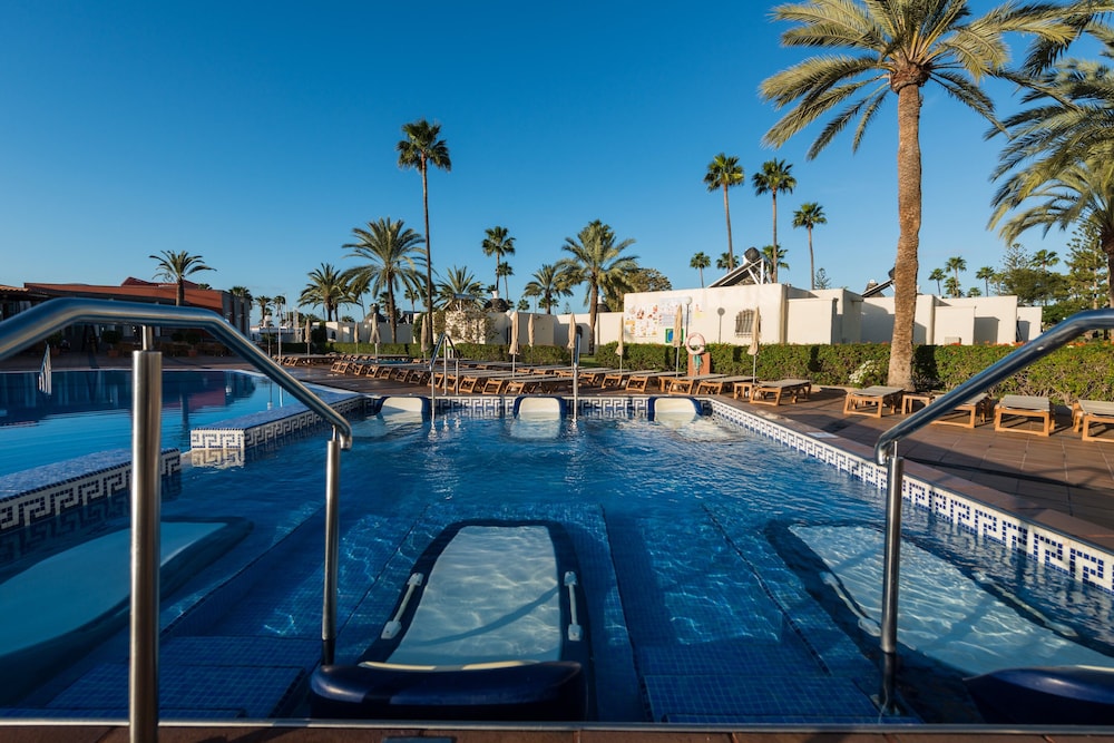 HD Parque Cristóbal Gran Canaria — Swimming pool in Playa del Ingles, Canary Islands