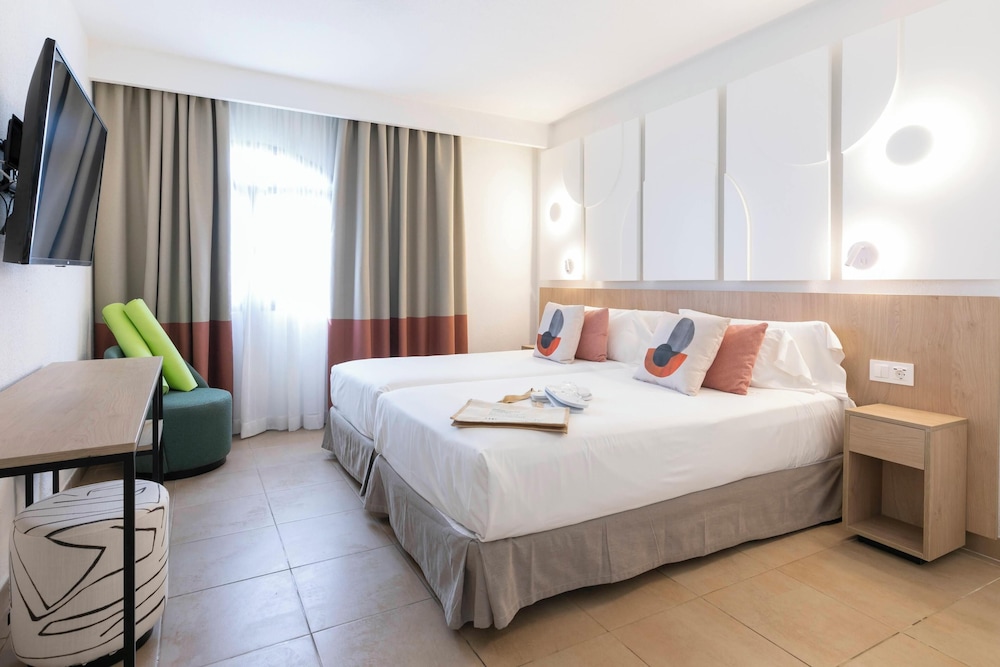 HD Parque Cristóbal Gran Canaria — Hotel rooms in Playa del Ingles, Canary Islands