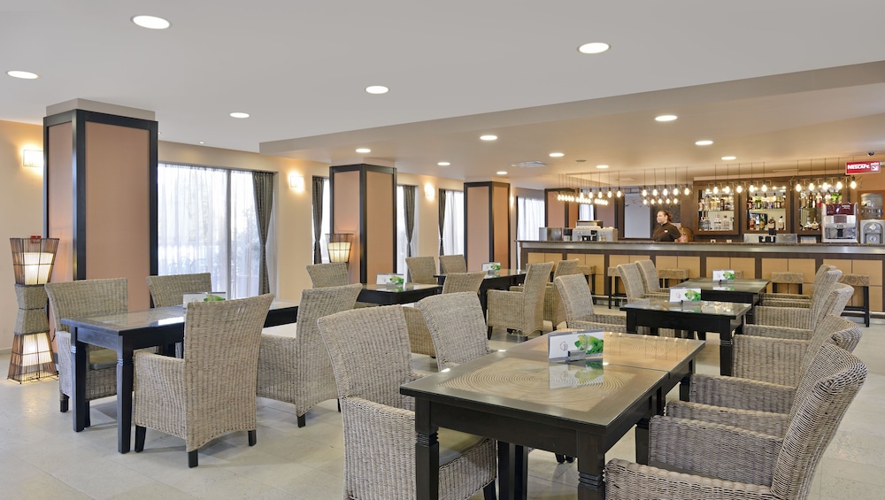 Sol Nessebar Bay - All Inclusive — Restaurant & bars in Nessebar, Burgas Region