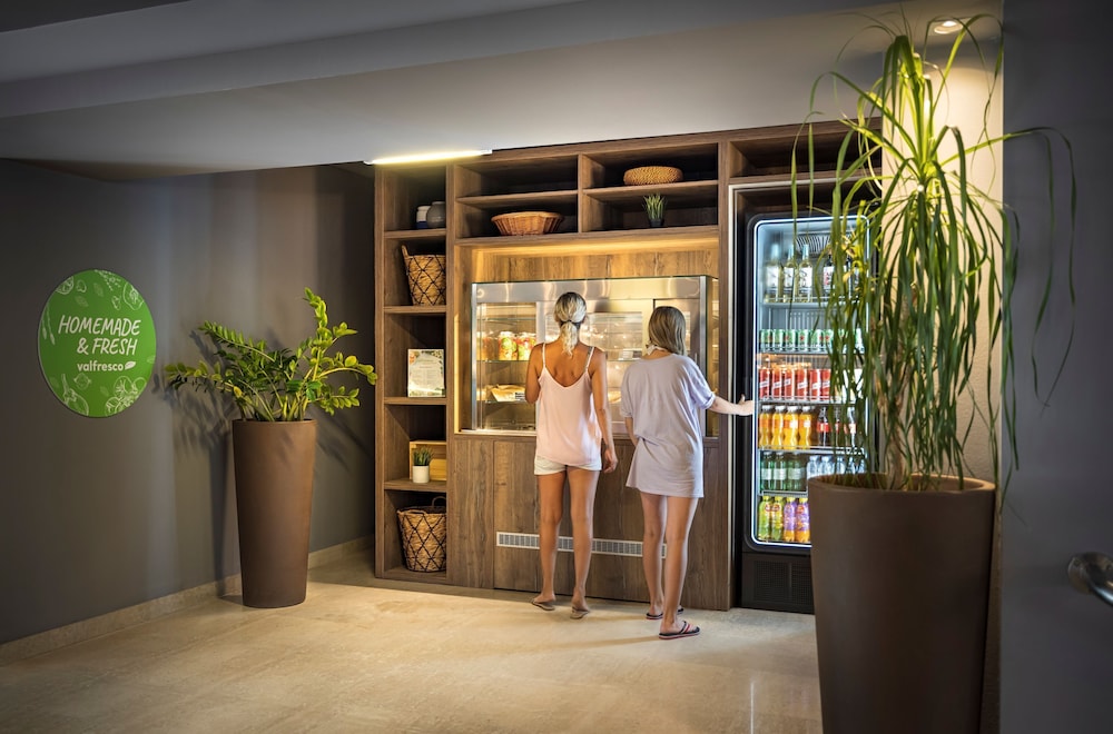 Sunny Poreč by Valamar — Restaurant & bars in Poreč, Istria