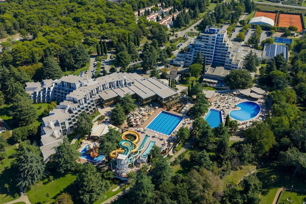 Sunny Poreč by Valamar — Swimming pool in Poreč, Istria