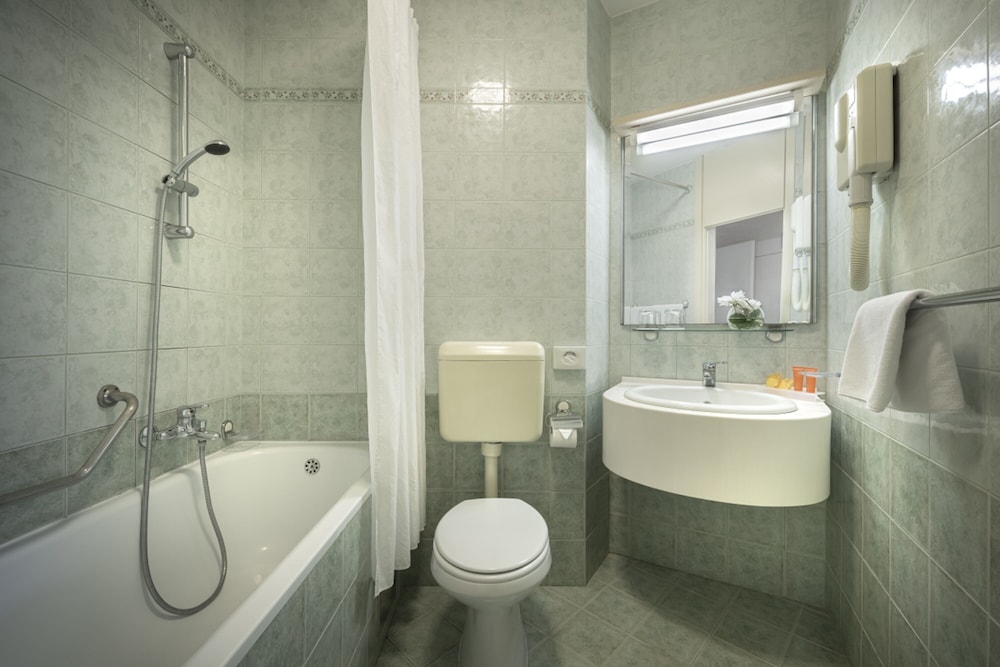 Rubin Sunny Hotel — Hotel rooms in Poreč, Istria