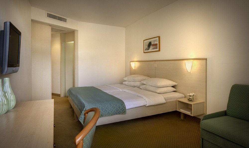Rubin Sunny Hotel — Hotel rooms in Poreč, Istria