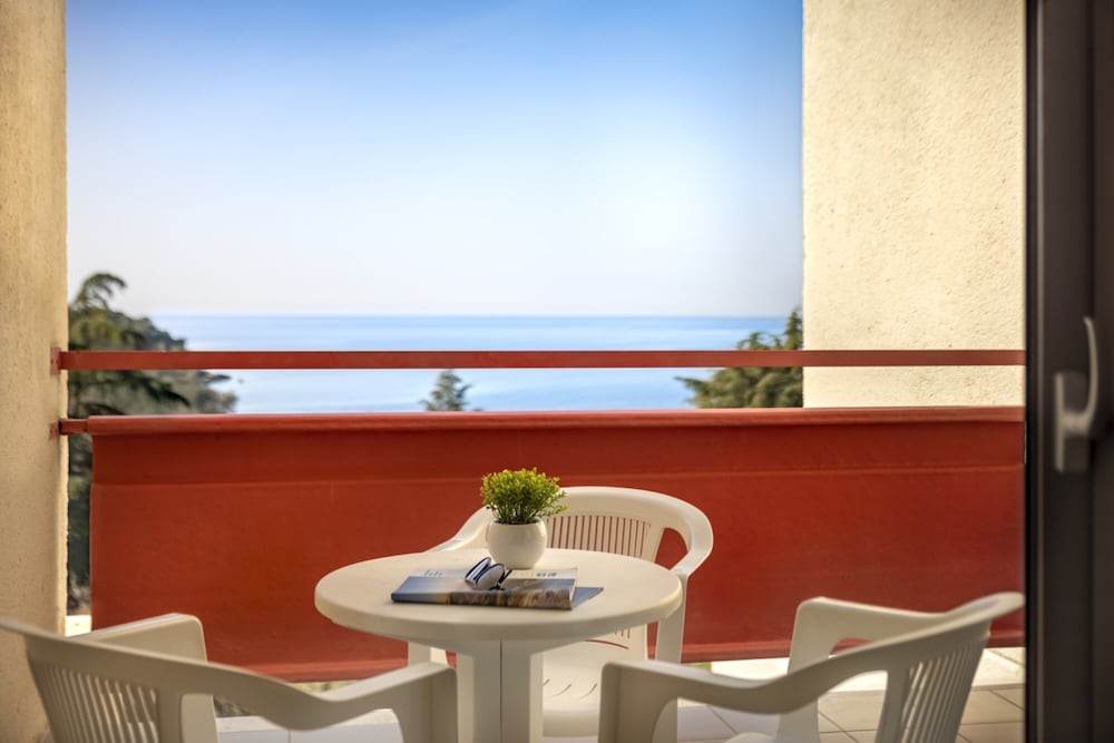 Rubin Sunny Hotel — Hotel rooms in Poreč, Istria
