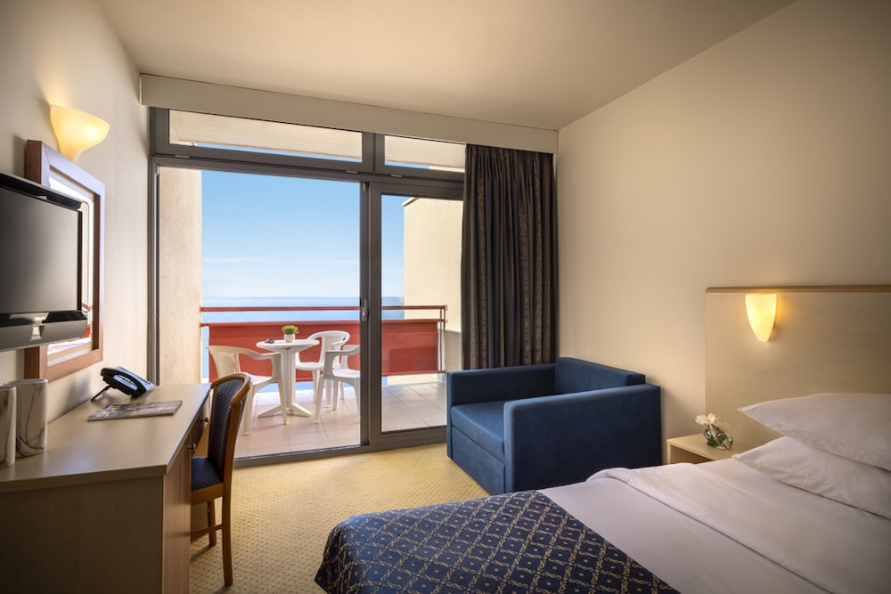 Rubin Sunny Hotel — Hotel rooms in Poreč, Istria