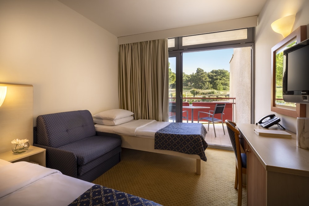 Rubin Sunny Hotel — Hotel rooms in Poreč, Istria
