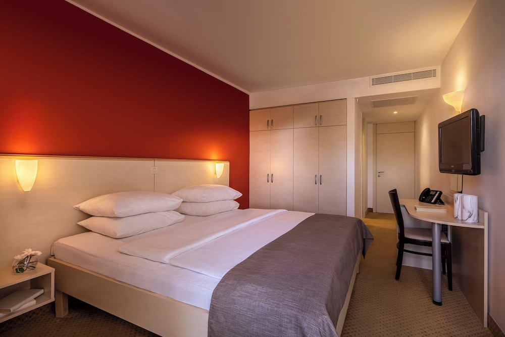 Rubin Sunny Hotel — Hotel rooms in Poreč, Istria