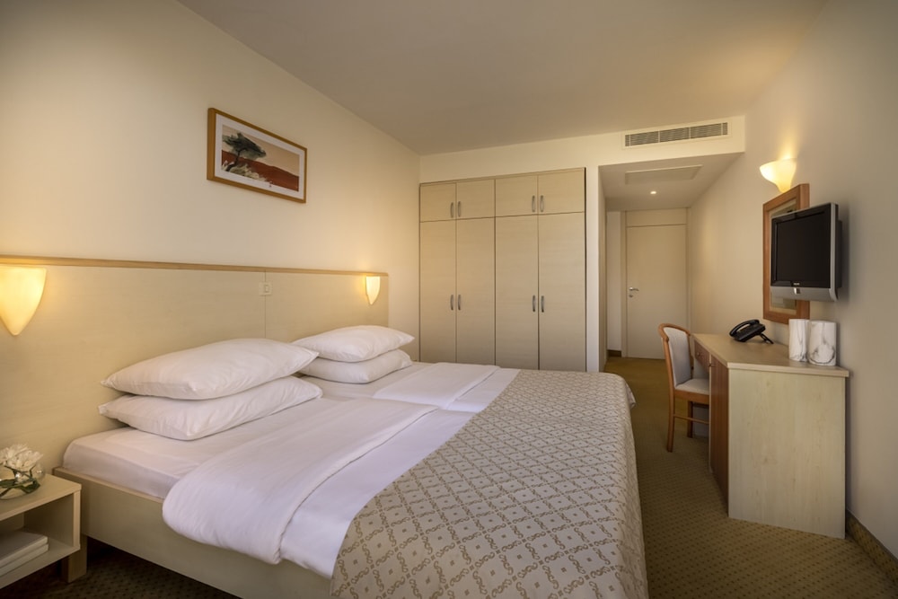 Rubin Sunny Hotel — Hotel rooms in Poreč, Istria