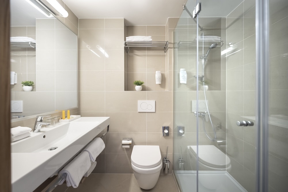 Hotel & Casa Valamar Sanfior — Hotel rooms in Labin, Istria