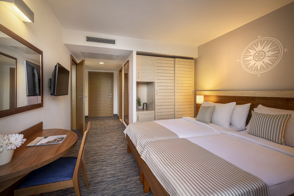 Hotel & Casa Valamar Sanfior — Hotel rooms in Labin, Istria