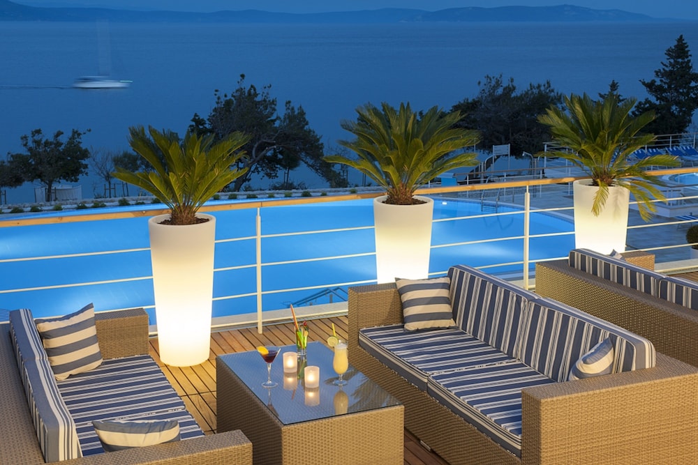 Hotel & Casa Valamar Sanfior — Restaurant & bars in Labin, Istria