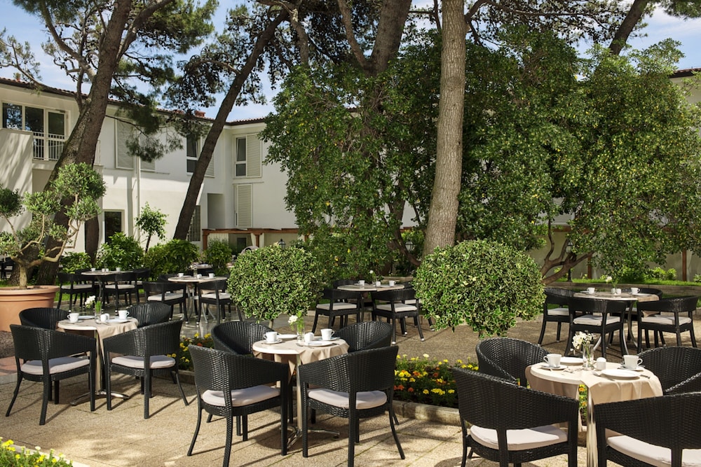 Hotel & Casa Valamar Sanfior — Restaurant & bars in Labin, Istria
