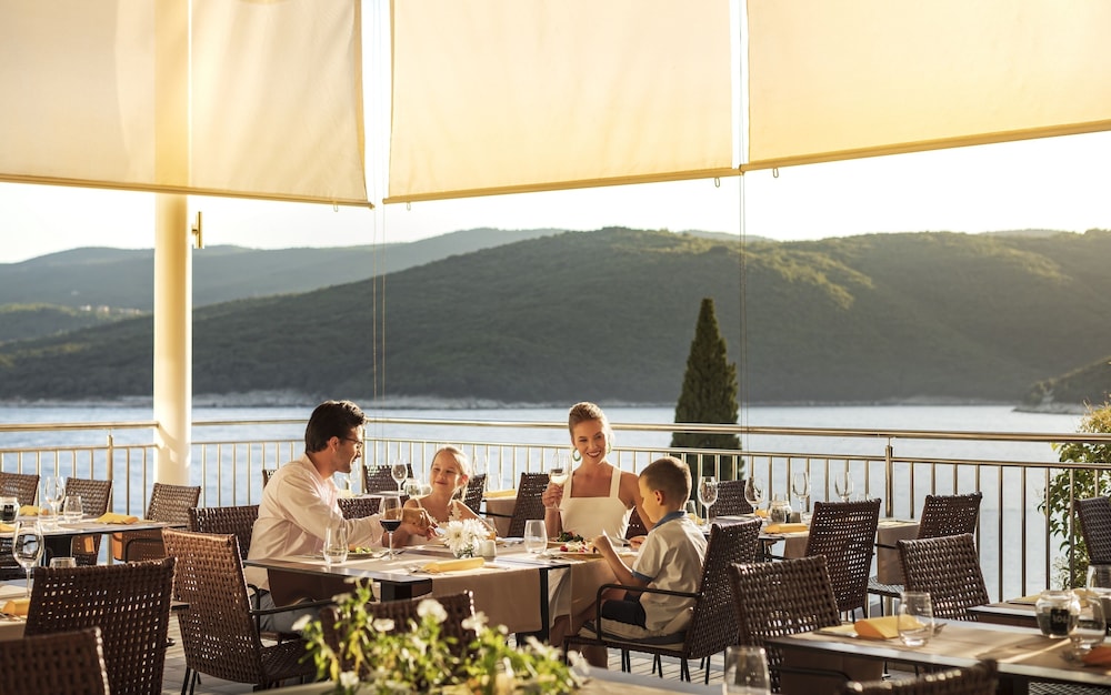 Hotel & Casa Valamar Sanfior — Restaurant & bars in Labin, Istria