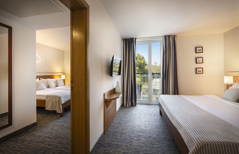Hotel & Casa Valamar Sanfior — Hotel rooms in Labin, Istria
