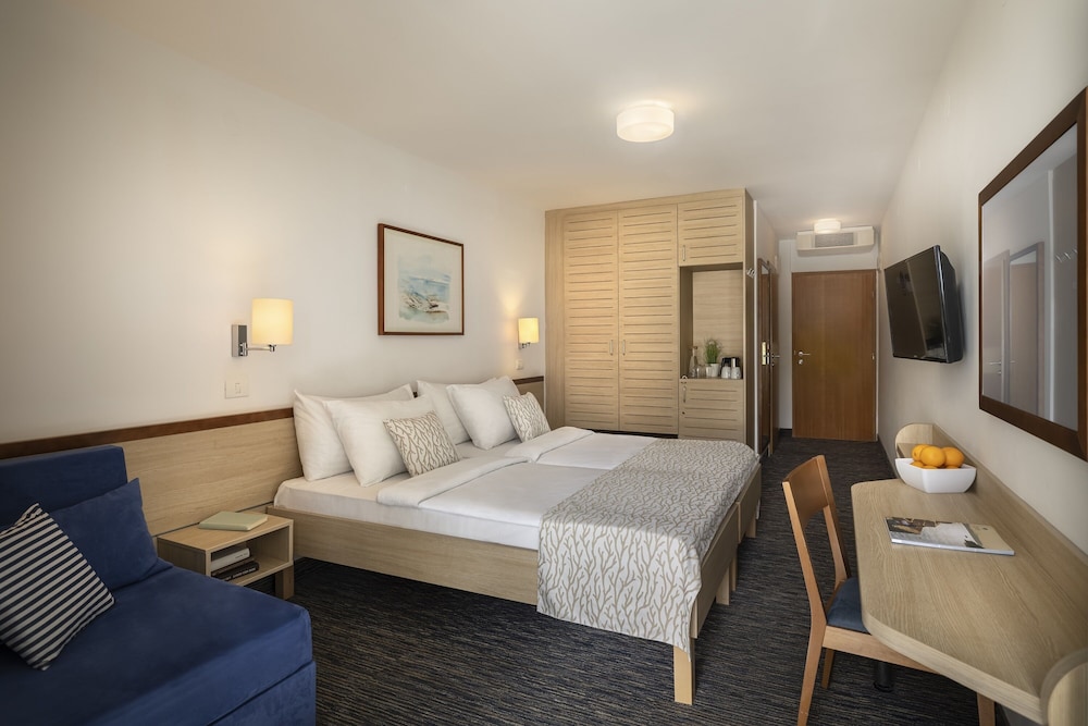 Hotel & Casa Valamar Sanfior — Hotel rooms in Labin, Istria