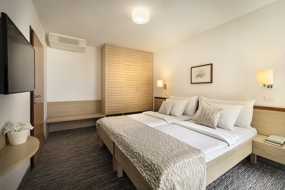 Hotel & Casa Valamar Sanfior — Hotel rooms in Labin, Istria