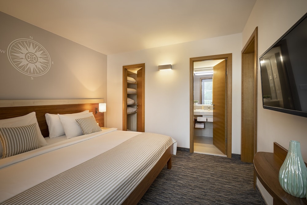 Hotel & Casa Valamar Sanfior — Hotel rooms in Labin, Istria