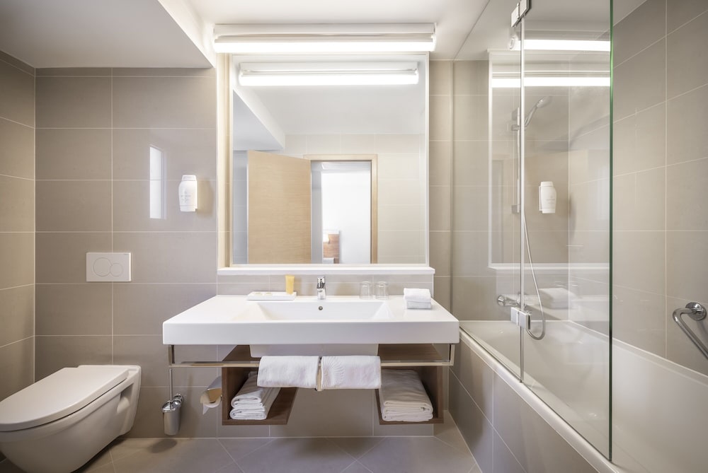 Hotel & Casa Valamar Sanfior — Hotel rooms in Labin, Istria