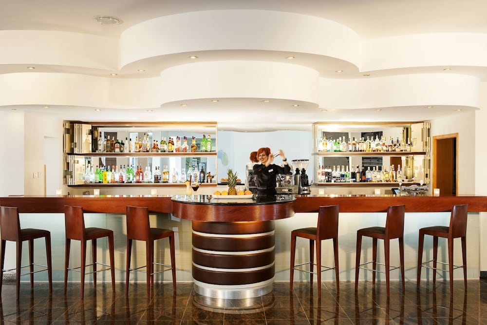 Hotel & Casa Valamar Sanfior — Restaurant & bars in Labin, Istria