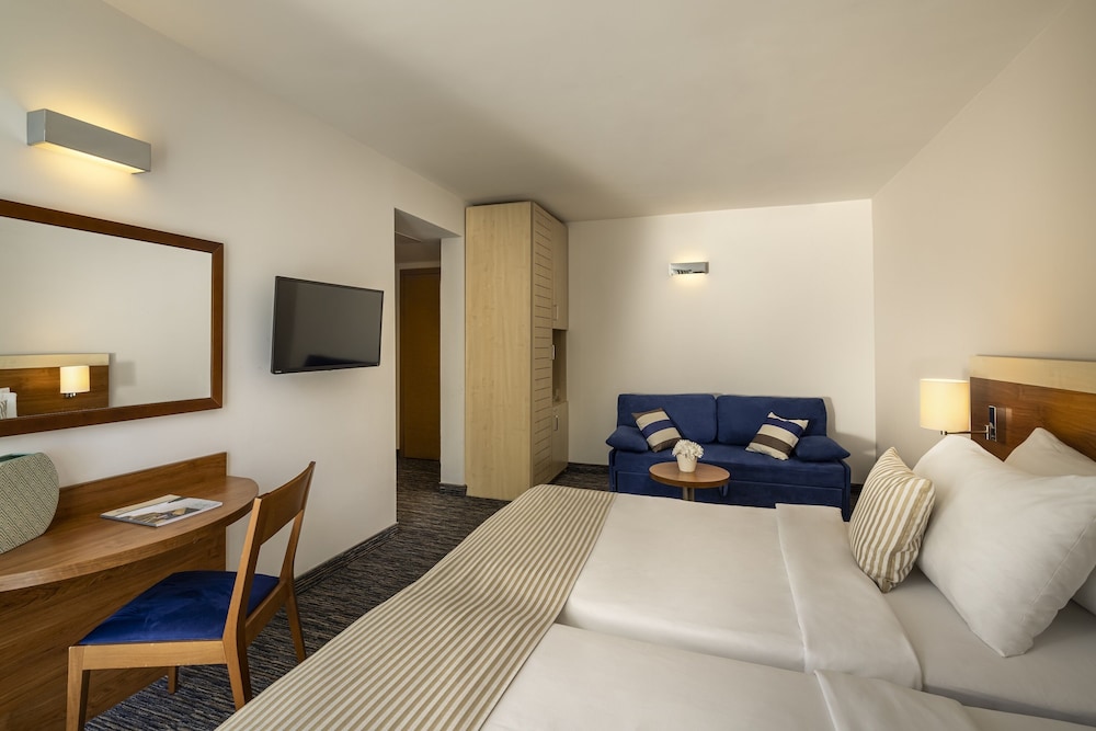 Hotel & Casa Valamar Sanfior — Hotel rooms in Labin, Istria