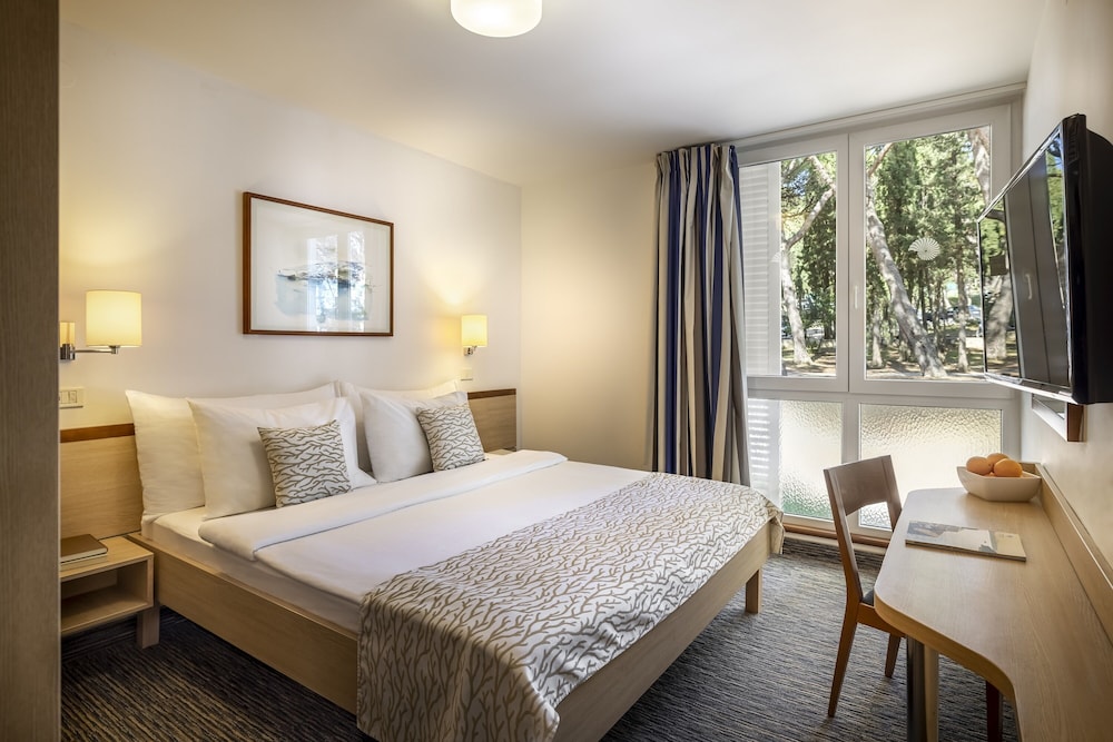 Hotel & Casa Valamar Sanfior — Hotel rooms in Labin, Istria