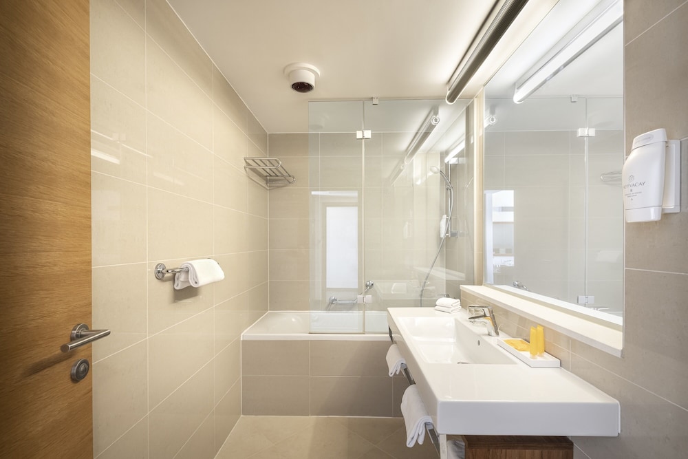 Hotel & Casa Valamar Sanfior — Hotel rooms in Labin, Istria