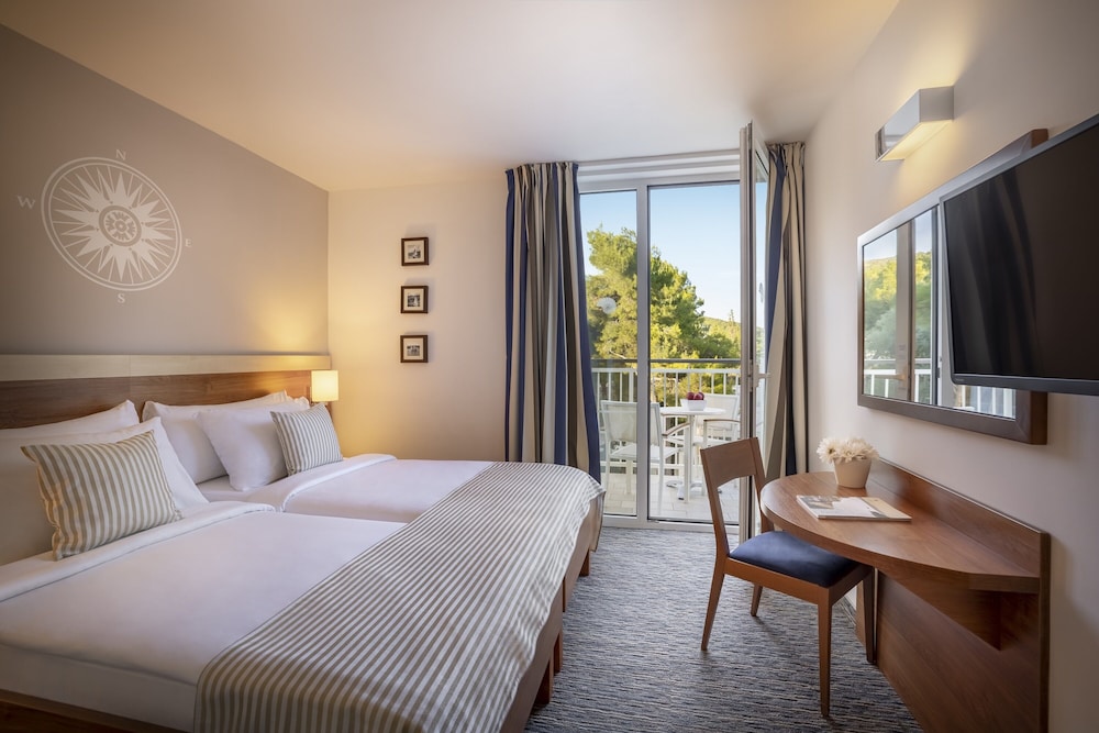 Hotel & Casa Valamar Sanfior — Hotel rooms in Labin, Istria