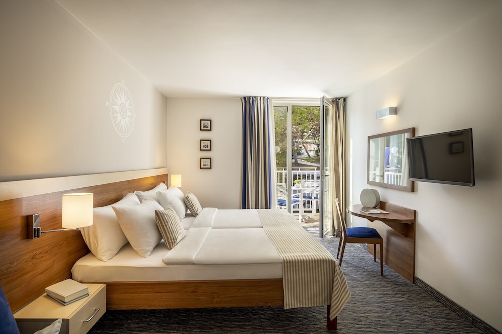 Hotel & Casa Valamar Sanfior — Hotel rooms in Labin, Istria
