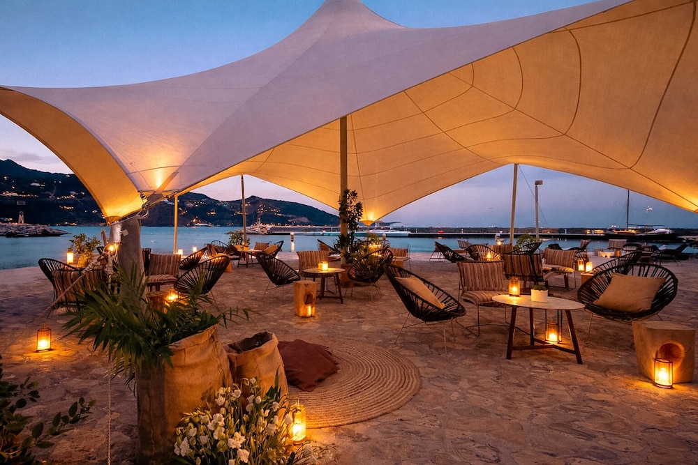 Zeus Eleva Mirabello Bay — Restaurant & bars in Elounda