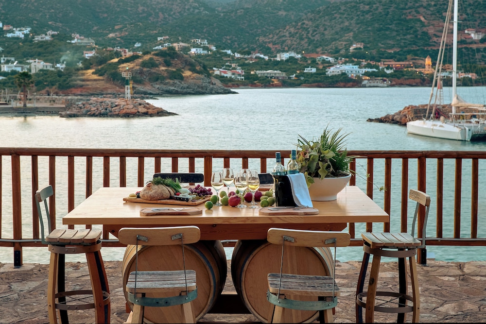 Zeus Eleva Mirabello Bay — Restaurant & bars in Elounda